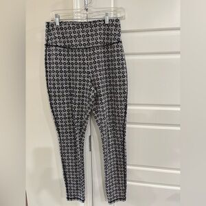 Talbots Black & White Geometric  High-Waist Medium Yoga Workout Leggings